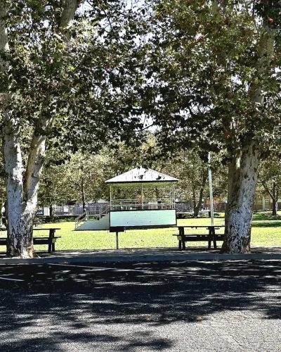 Westside Park gazebo and picnic area in Tuolumne, CA