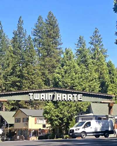 Twain Harte arch sign over the main road in Twain Harte, CA